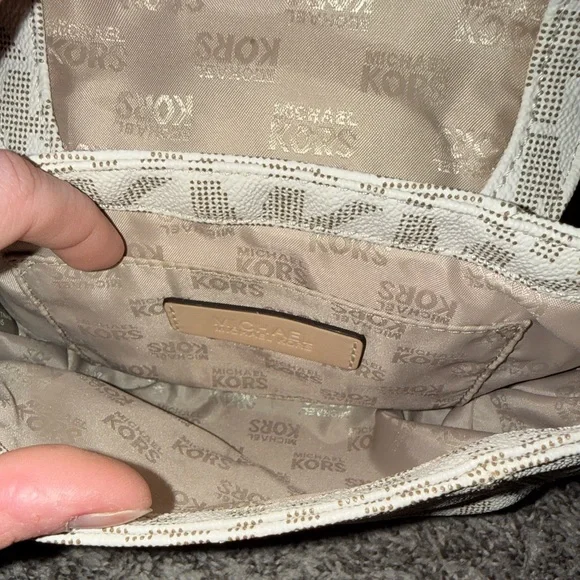 Michael Kors EUC White and Gold Crossbody Bag - Picture 4 of 5